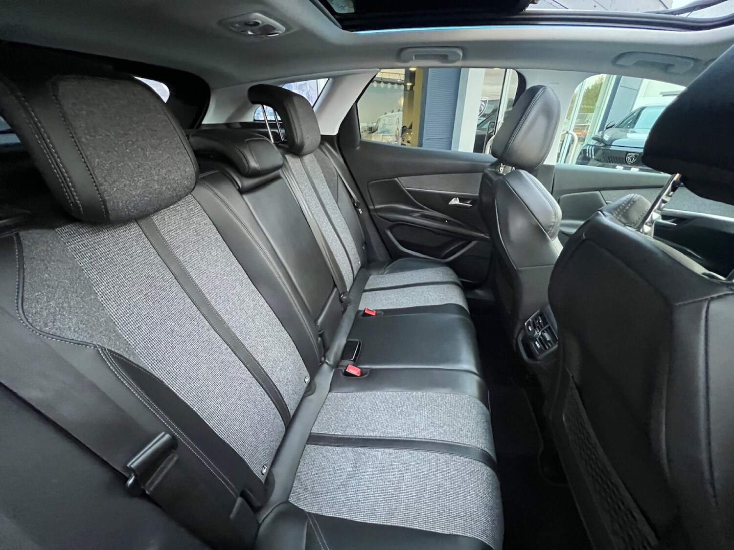 Used Peugeot 3008 2017 for sale - 76647897: Photo 13