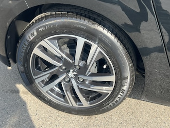 Used Peugeot 208 2023 for sale - 78953527: Photo