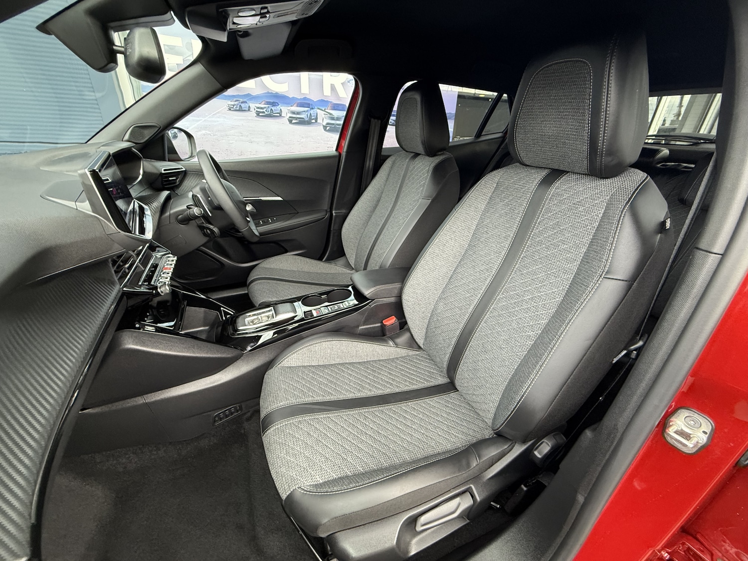 Used Peugeot 2008 2024 for sale - 76172410: Photo 7
