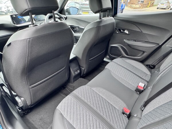 Used Peugeot 2008 2025 for sale - 76302325: Photo 12