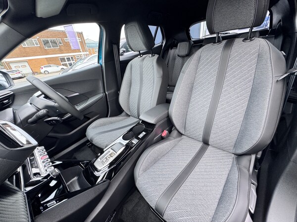 Used Peugeot 2008 2025 for sale - 76302325: Photo 21