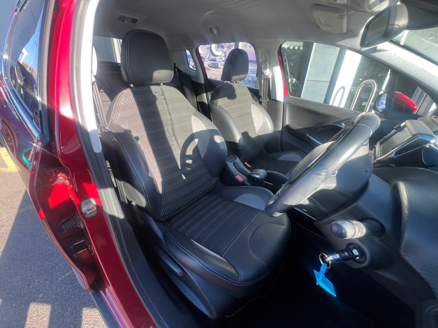 Used Peugeot 2008 2017 for sale - 76172347: Photo 10