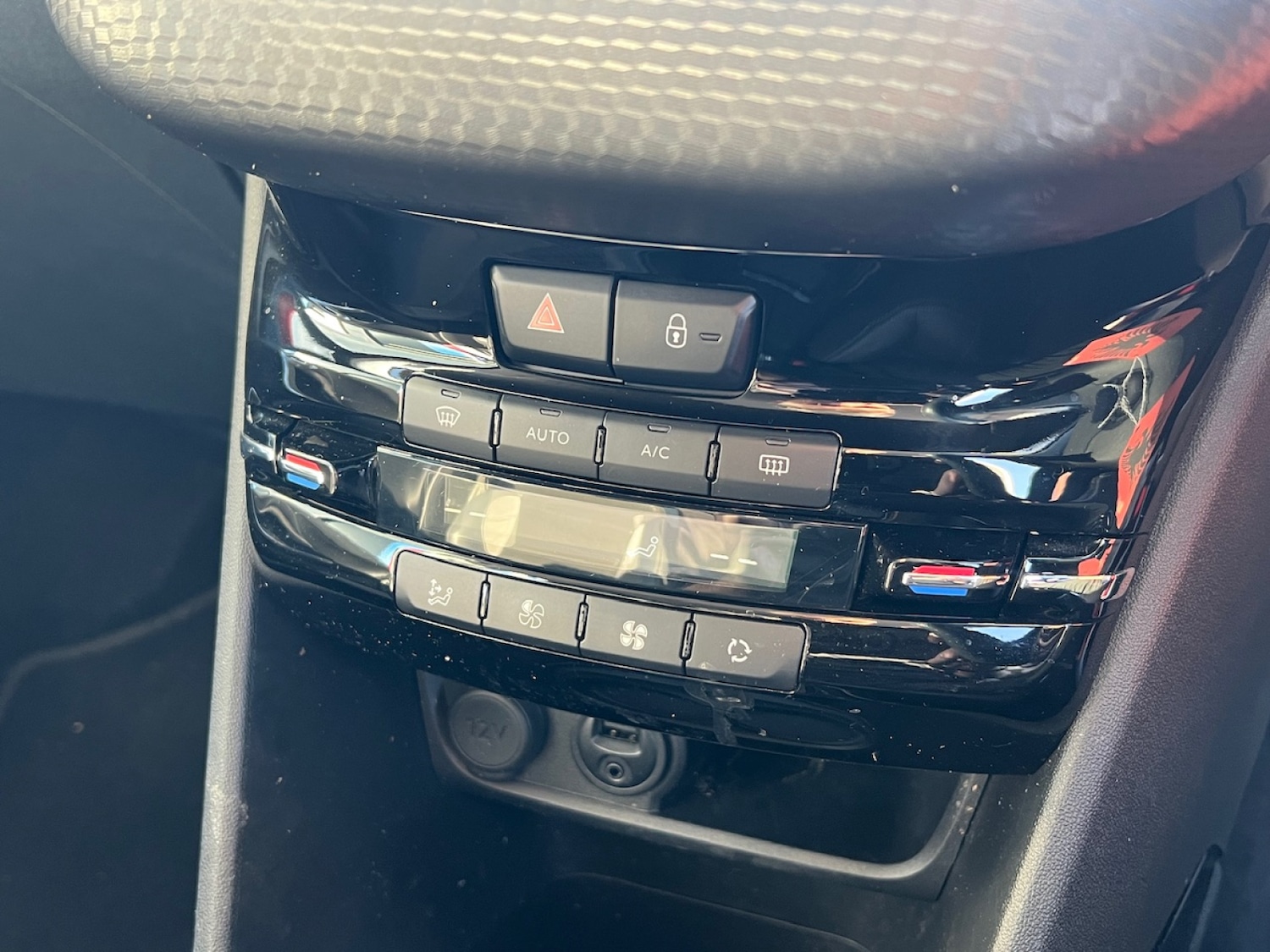 Used Peugeot 2008 2017 for sale - 76172347: Photo 15