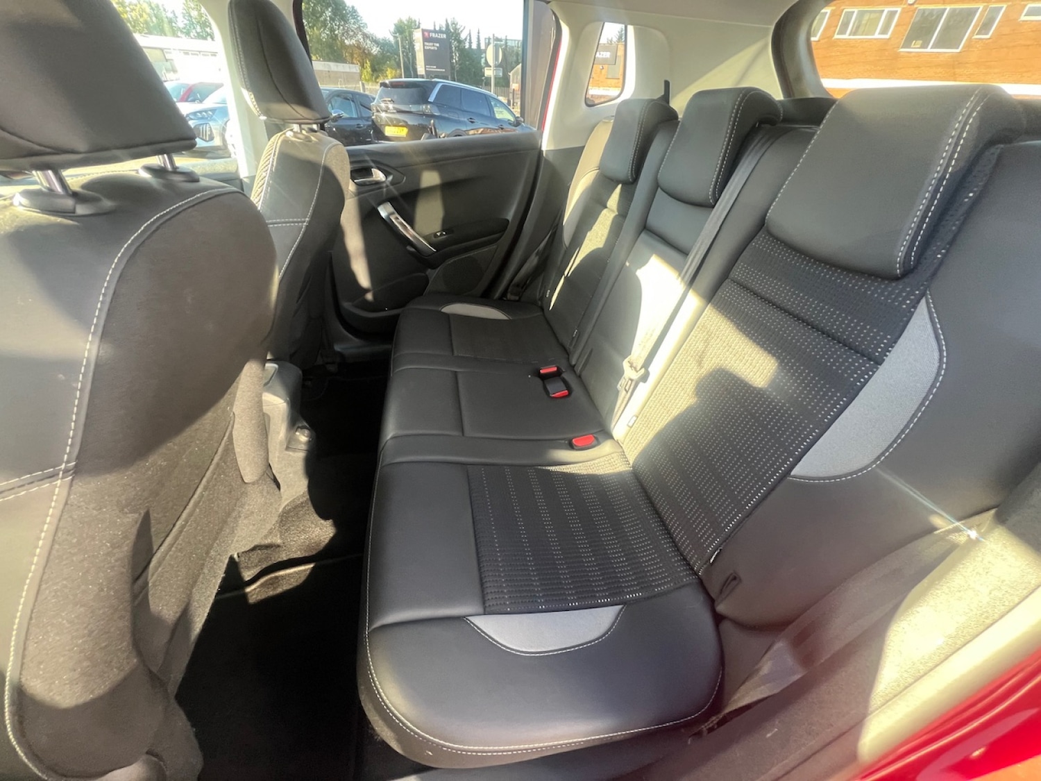Used Peugeot 2008 2017 for sale - 76172347: Photo 7