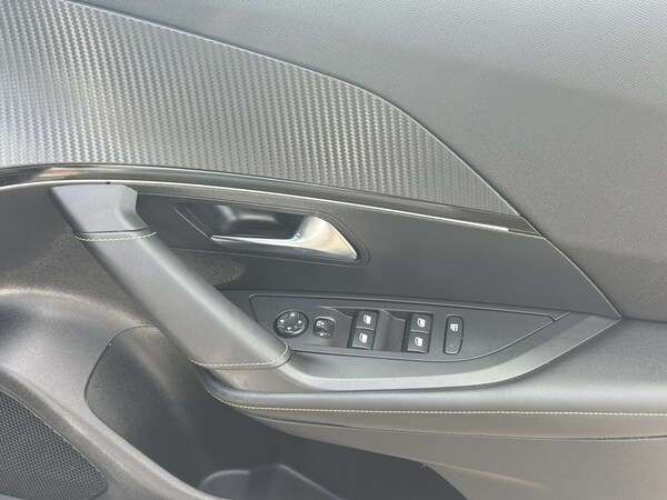 Used Peugeot 2008 2024 for sale - 75763893: Photo 12