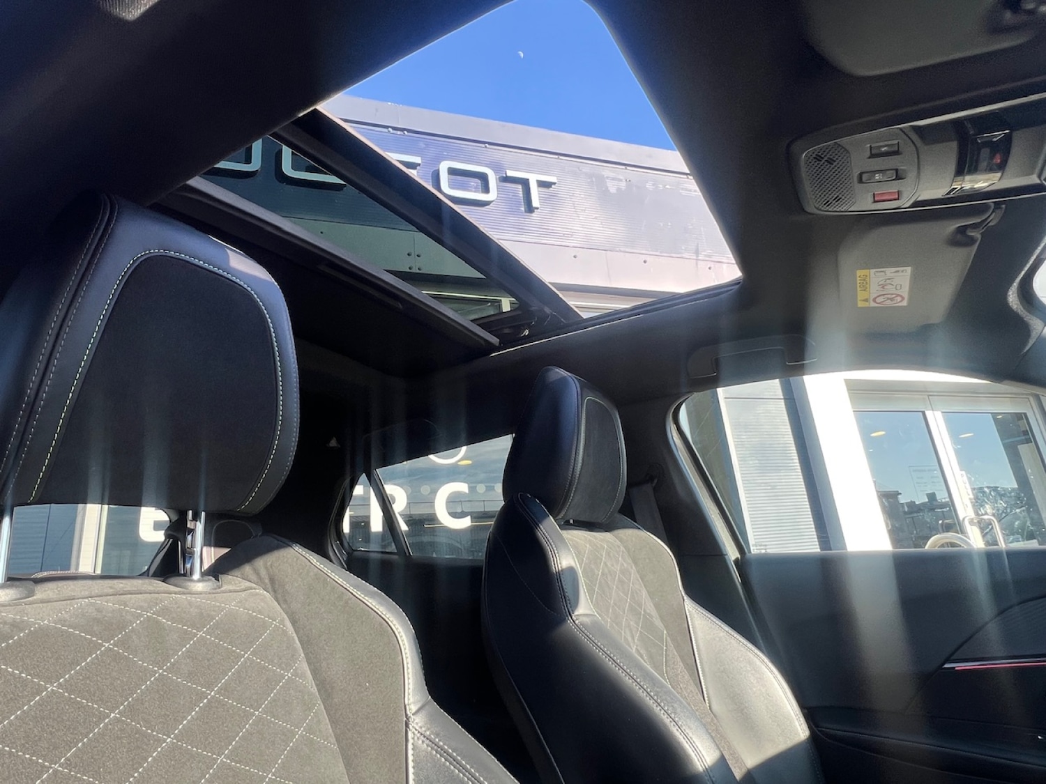 Used Peugeot 2008 2021 for sale - 77653130: Photo 5