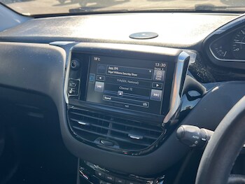 Used Peugeot 208 2015 for sale - 77942059: Photo