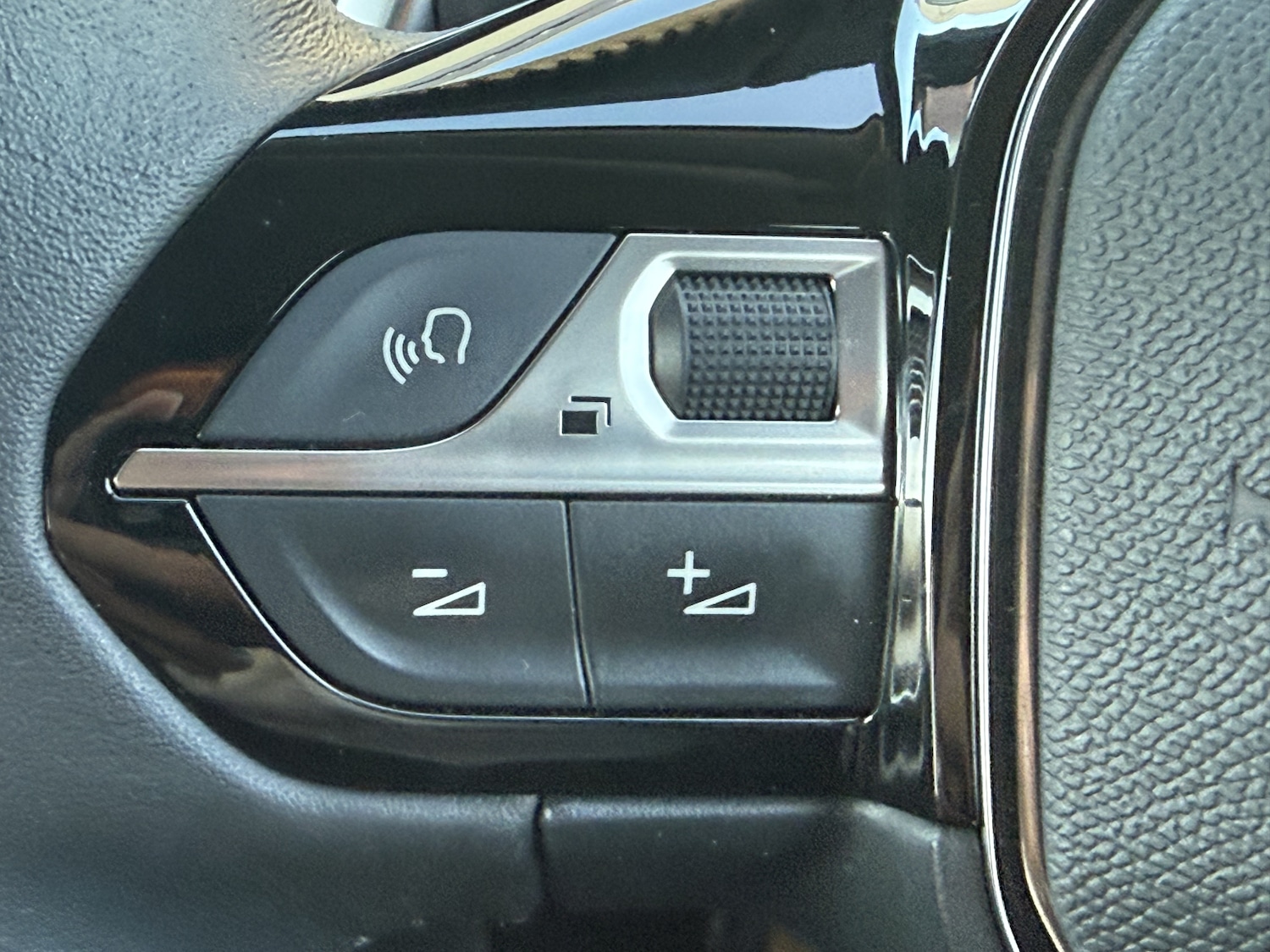 Used Peugeot 208 2023 for sale - 77965199: Photo 3