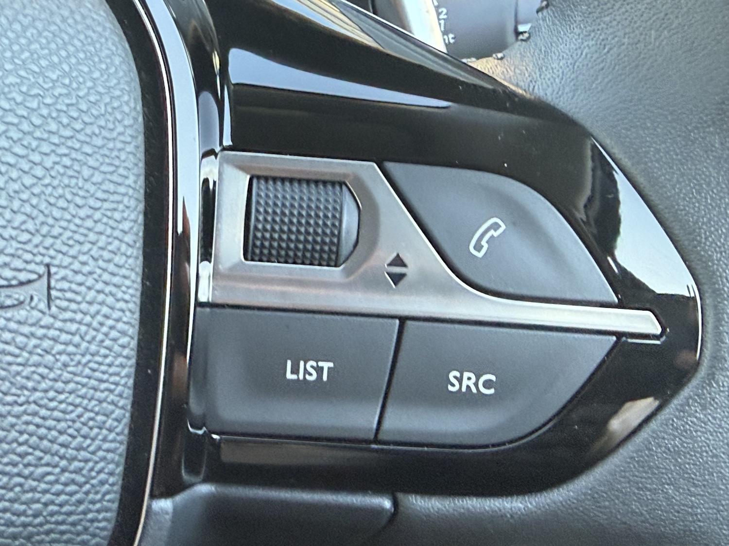 Used Peugeot 208 2023 for sale - 77965199: Photo 4