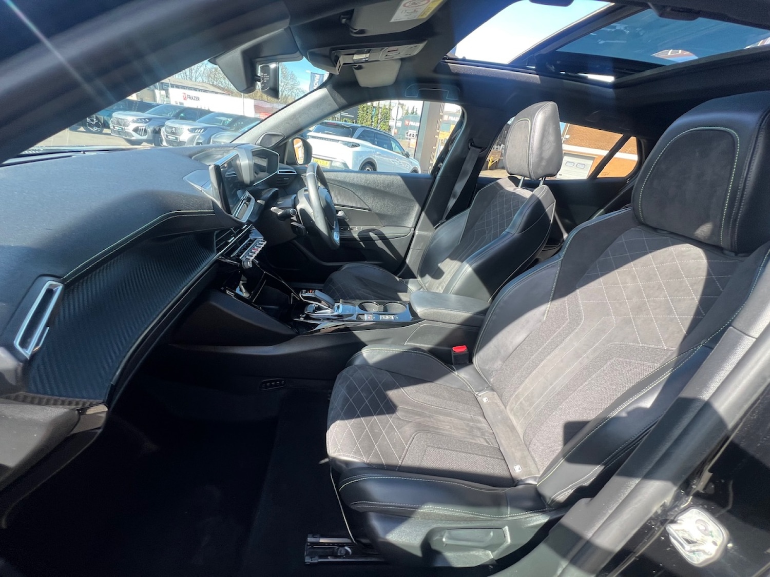 Used Peugeot 2008 2022 for sale - 77975529: Photo 12