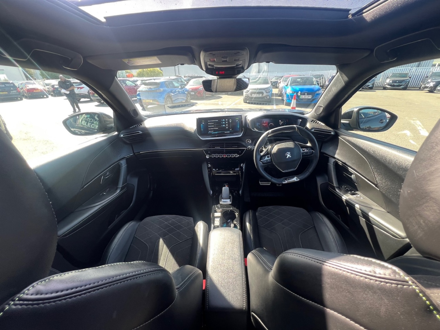 Used Peugeot 2008 2022 for sale - 77975529: Photo 13