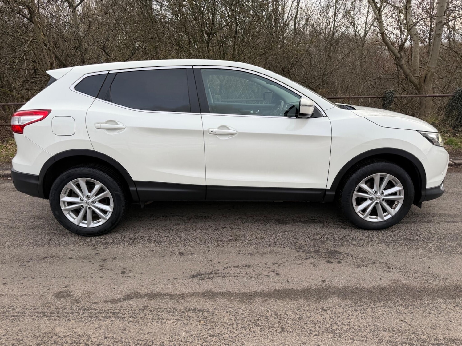 Used Nissan Qashqai 2015 for sale - 77598201: Photo 2
