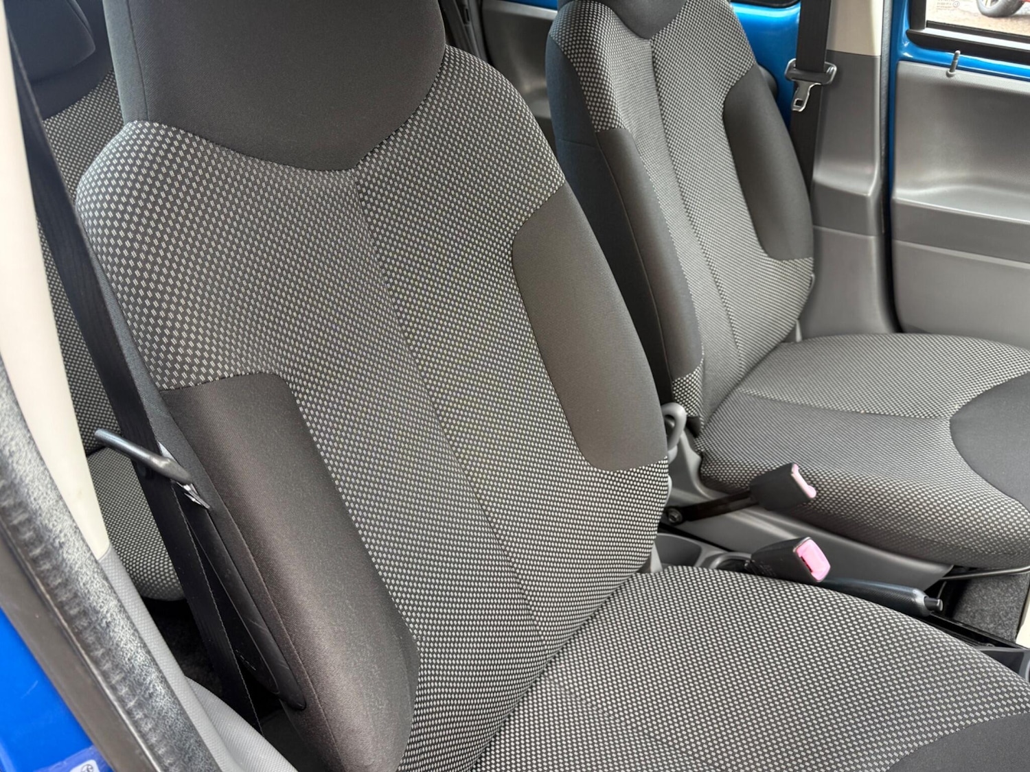 Used Toyota AYGO 2010 for sale - 77155988: Photo 15