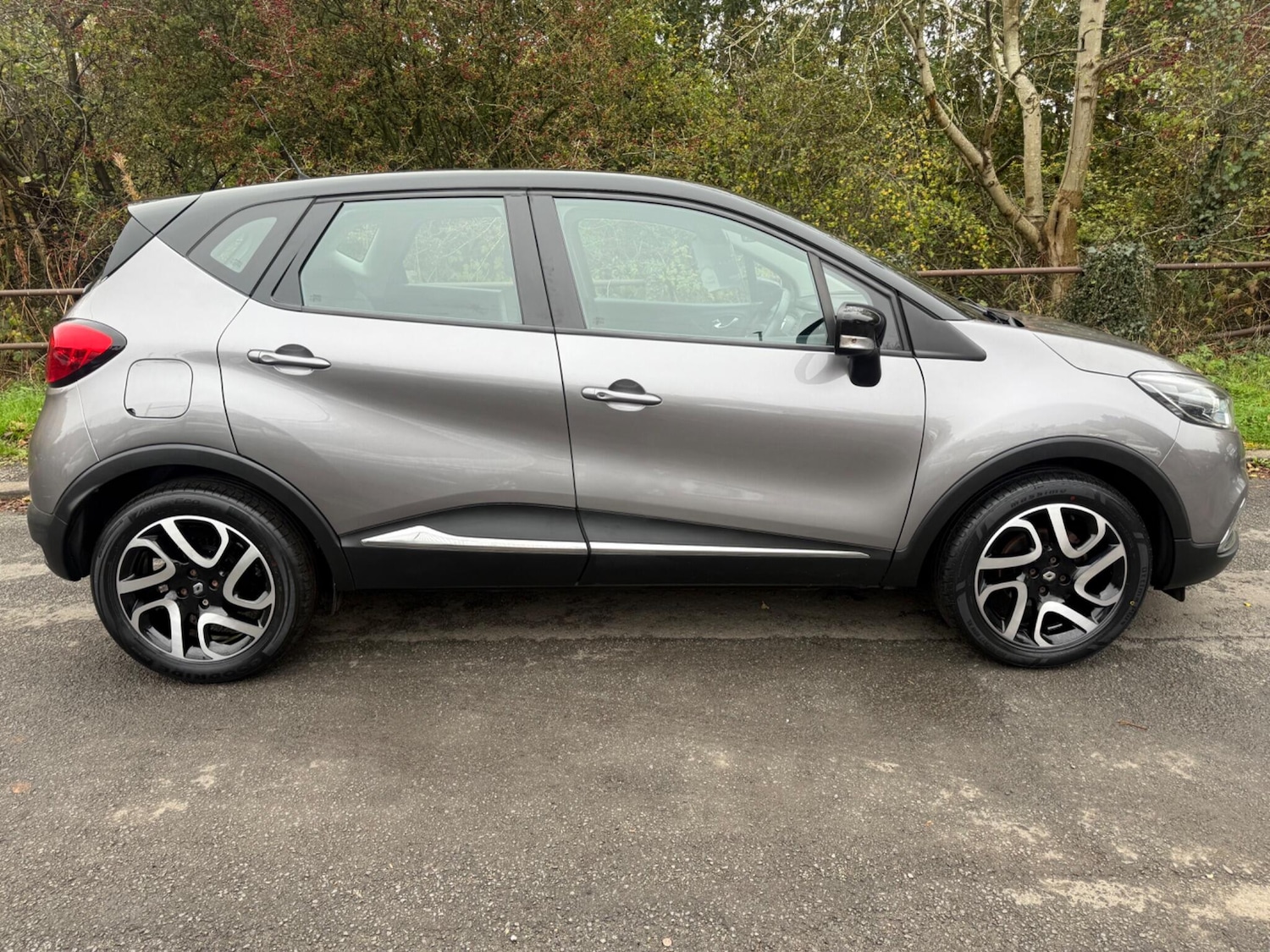 Used Renault Captur 2014 for sale - 77156629: Photo 2