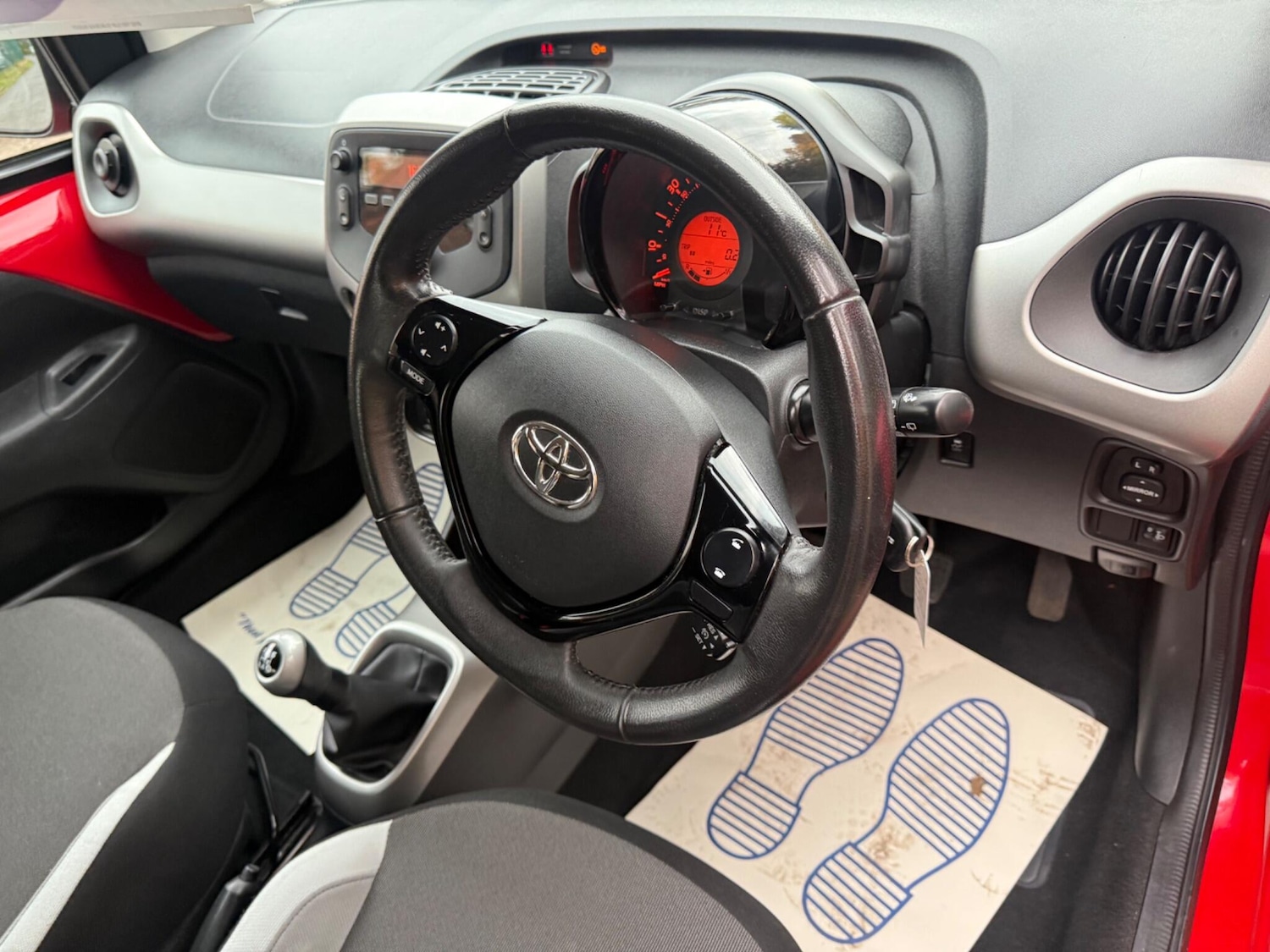 Used Toyota AYGO 2015 for sale - 77156561: Photo 12