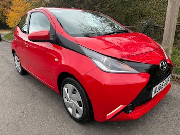 (65) - 1.0 VVT-i x-play Euro 5 5dr Euro 5