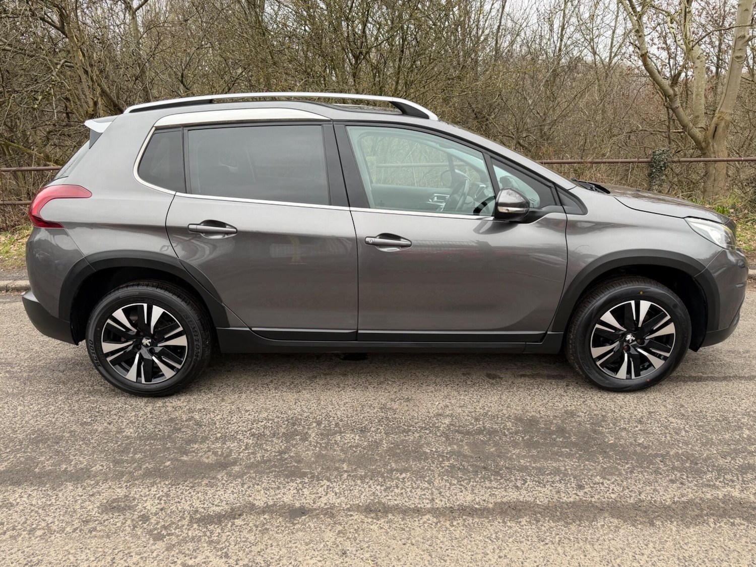 Used Peugeot 2008 2016 for sale - 77612905: Photo 2