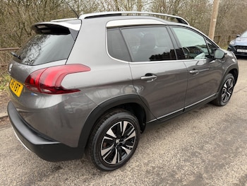 Used Peugeot 2008 2016 for sale - 77612905: Photo