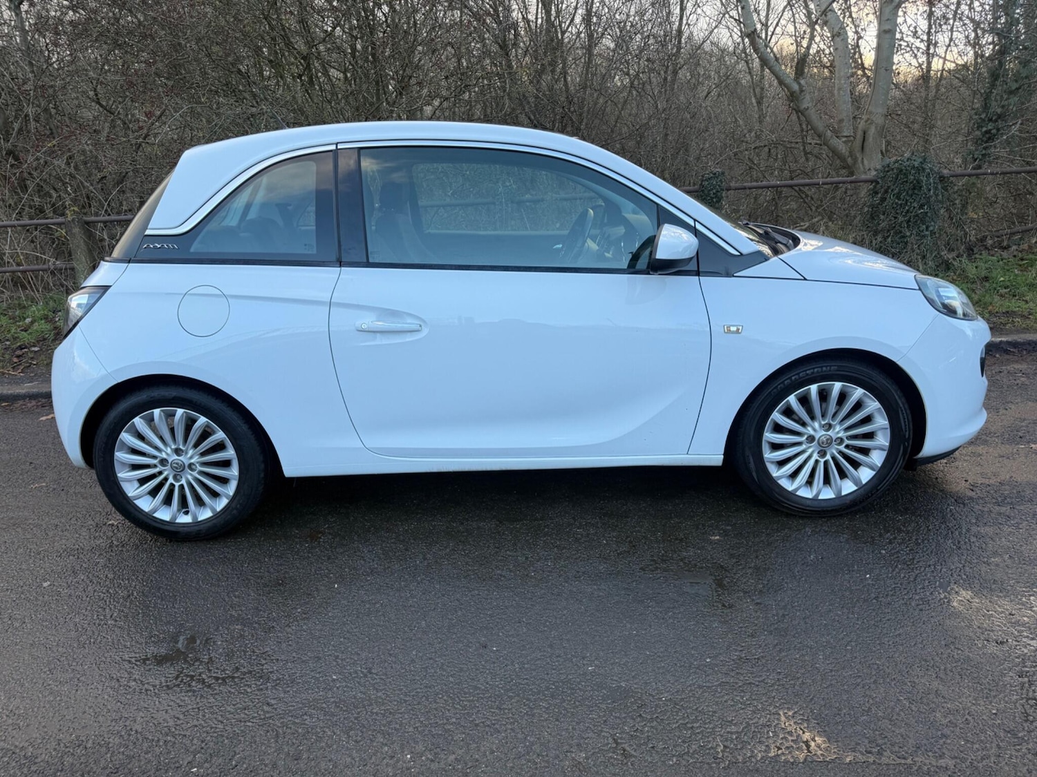 Used Vauxhall ADAM 2015 for sale - 77156143: Photo 2