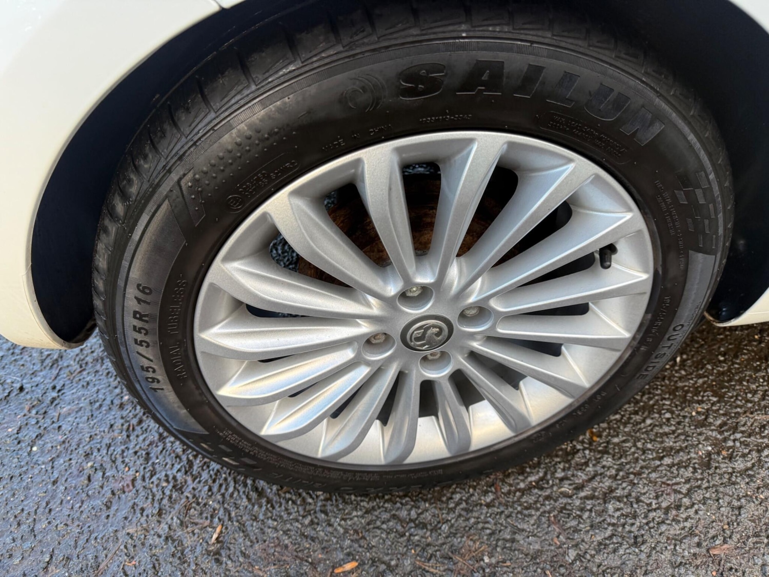 Used Vauxhall ADAM 2015 for sale - 77156143: Photo 20