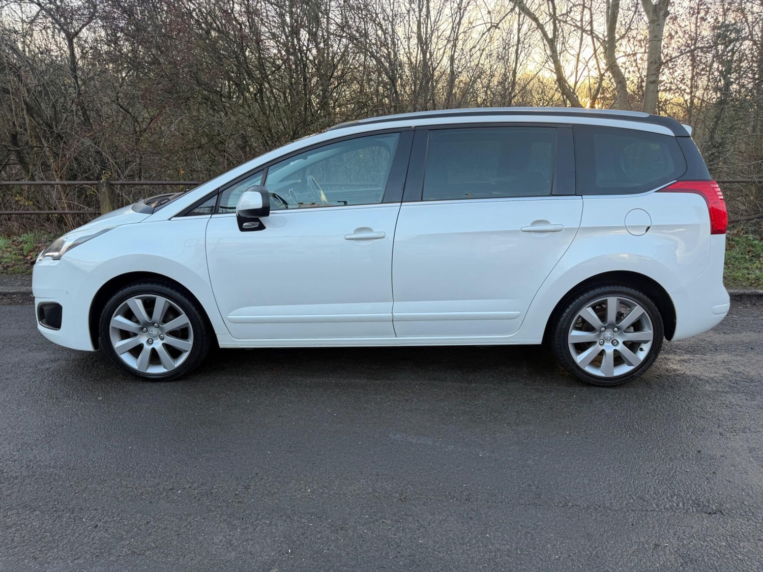 Used Peugeot 5008 2014 for sale - 77156631: Photo 10