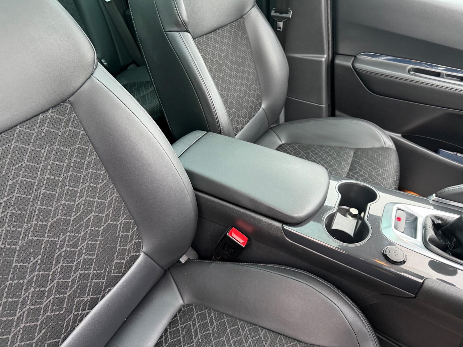 Used Peugeot 3008 2016 for sale - 77156632: Photo 15