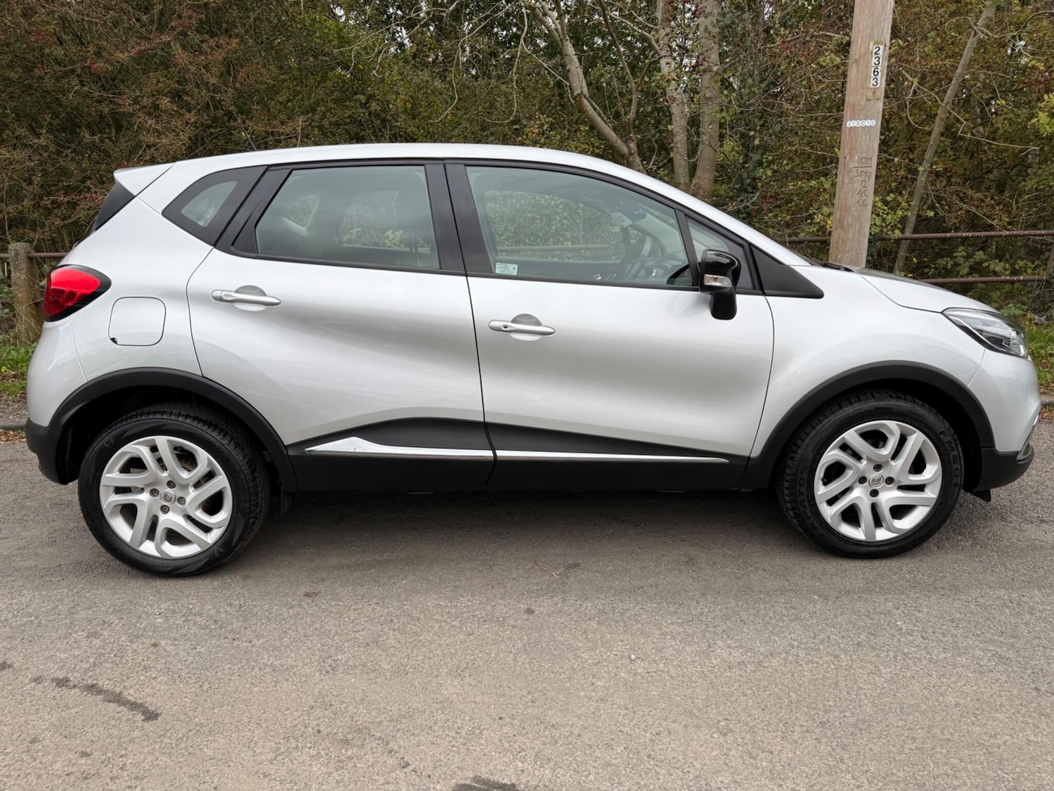 Used Renault Captur 2017 for sale - 77155772: Photo 2