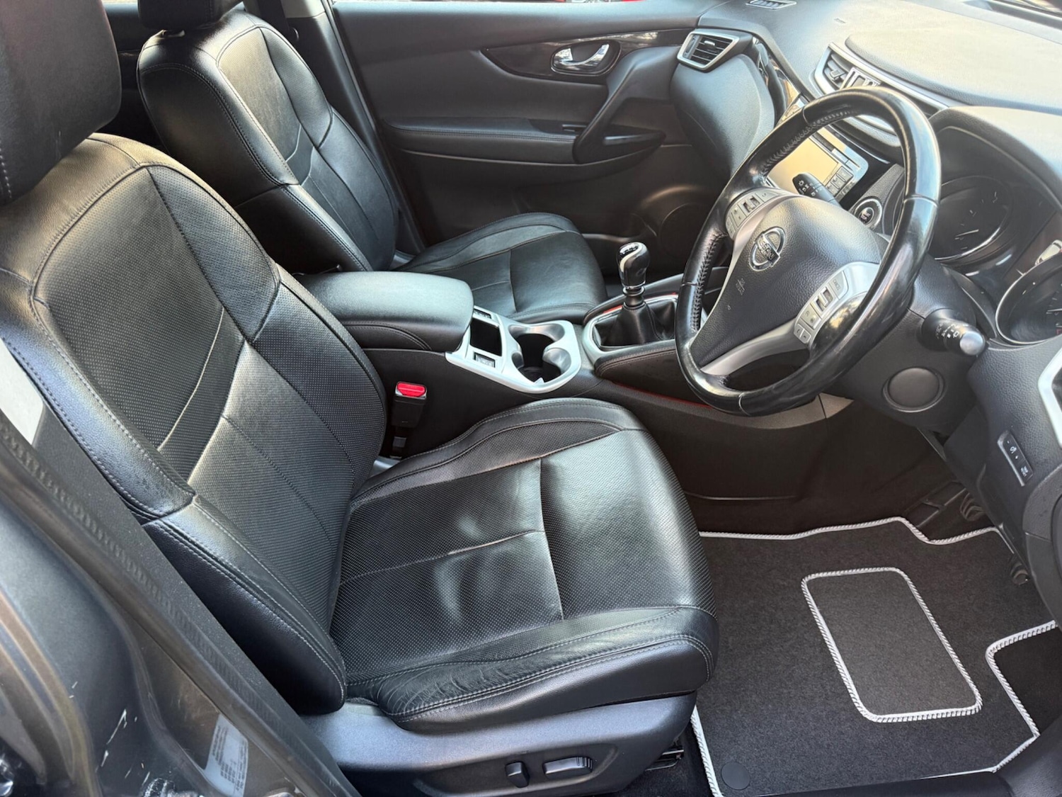 Used Nissan Qashqai 2016 for sale - 77155963: Photo 14