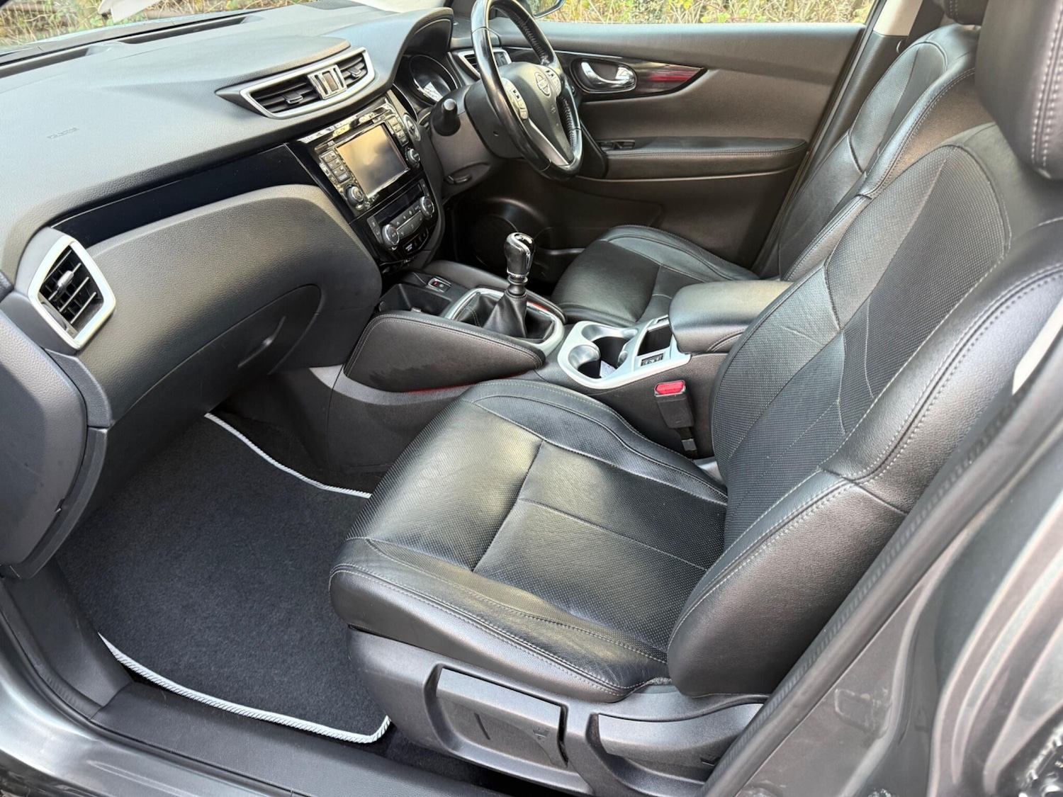 Used Nissan Qashqai 2016 for sale - 77155963: Photo 22