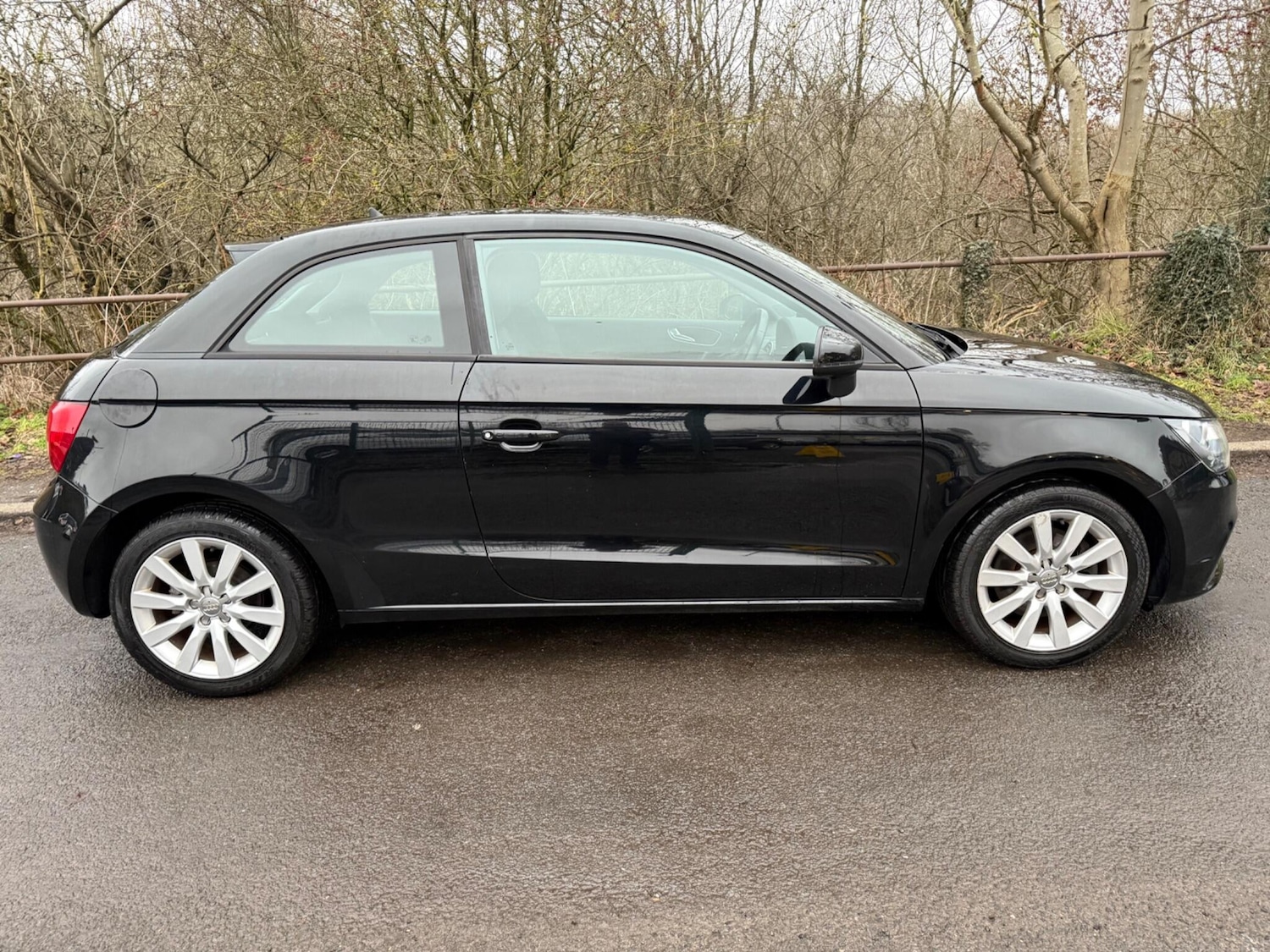 Used Audi A1 2012 for sale - 77290960: Photo 2