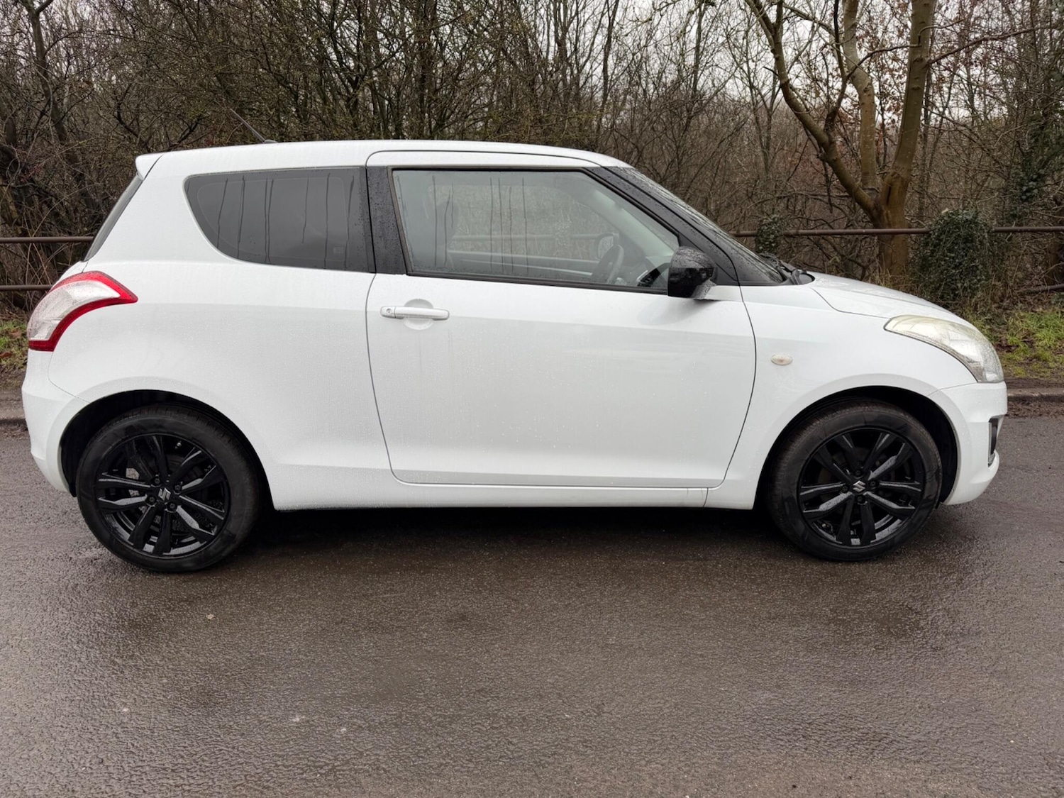 Used Suzuki Swift 2015 for sale - 77479122: Photo 2