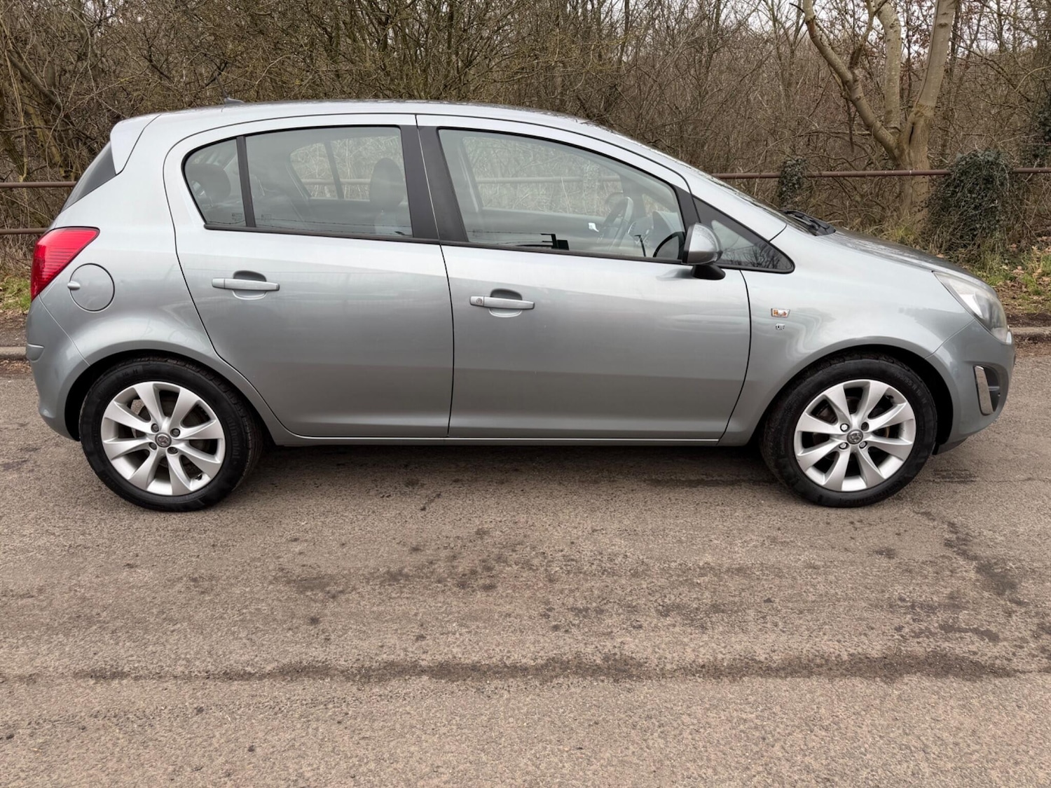 Used Vauxhall Corsa 2014 for sale - 77695348: Photo 2