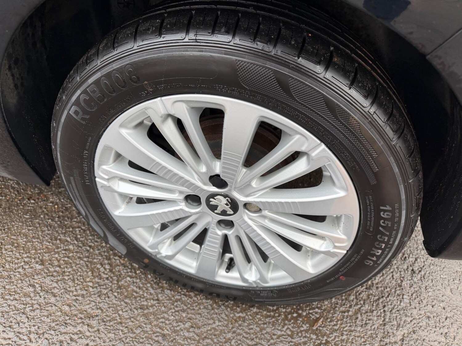 Used Peugeot 208 2019 for sale - 77479123: Photo 13