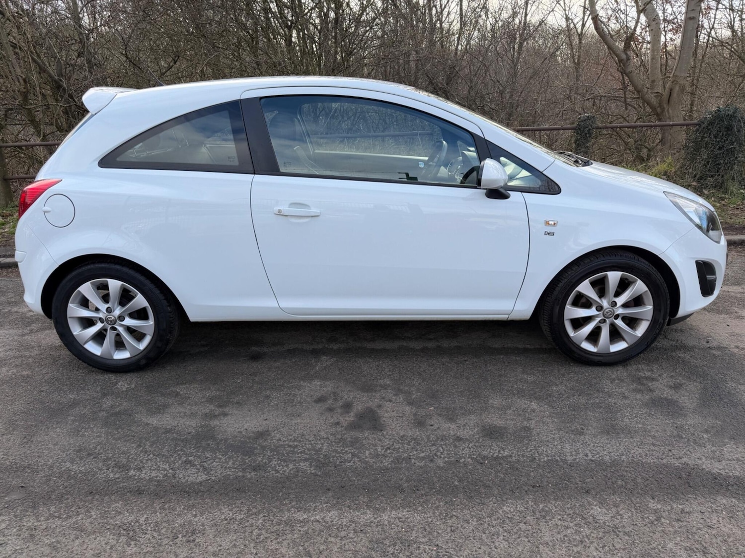 Used Vauxhall Corsa 2014 for sale - 77625146: Photo 2