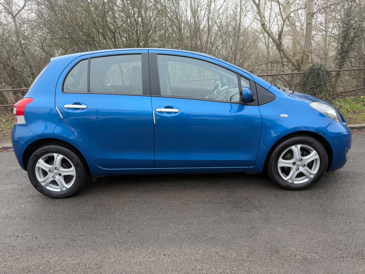 Used Toyota Yaris 2010 for sale - 77315283: Photo 2