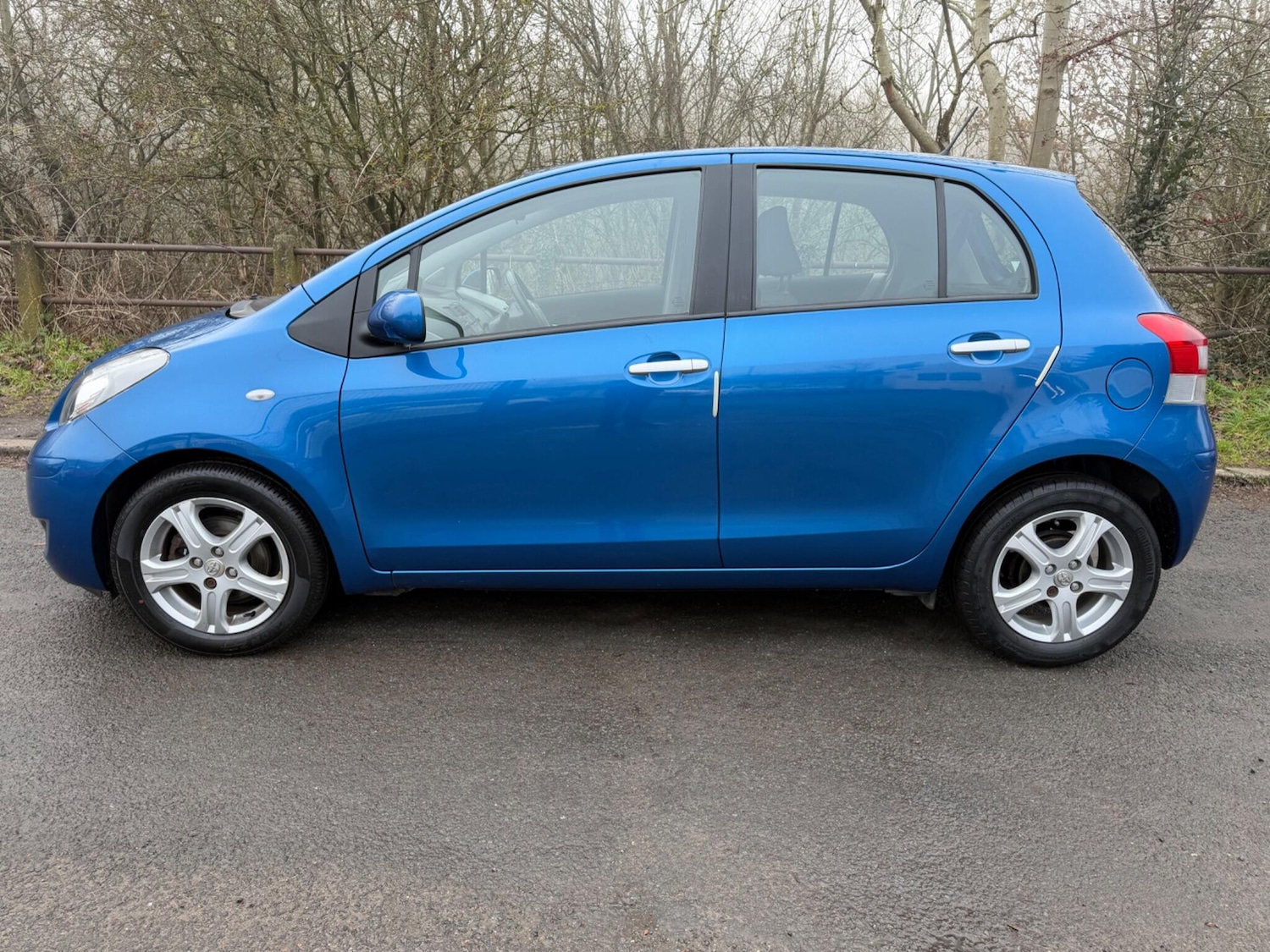 Used Toyota Yaris 2010 for sale - 77315283: Photo 7