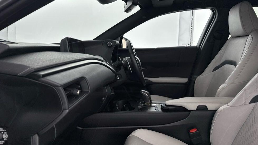 Used Lexus UX 2023 for sale - 78170317: Photo 6