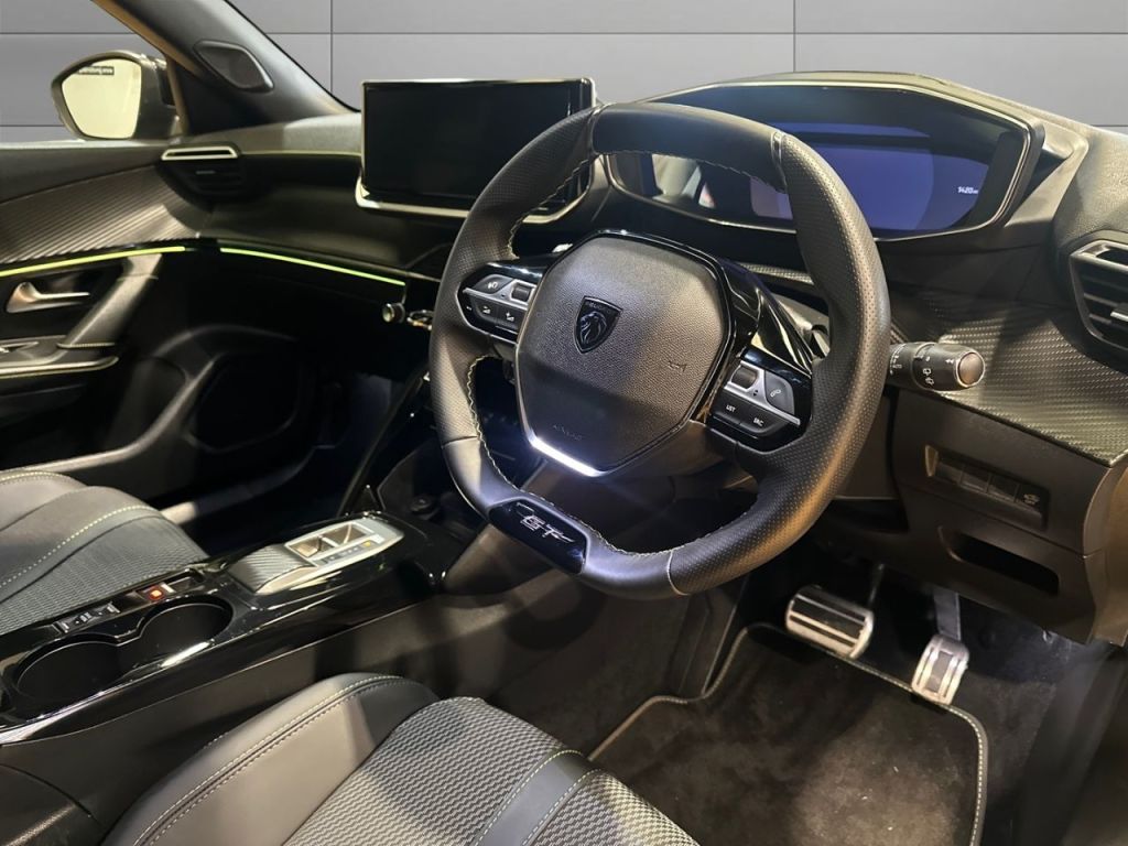 Used Peugeot 2008 2024 for sale - 76710710: Photo 2