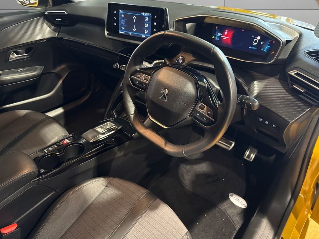 Used Peugeot 208 2023 for sale - 76882942: Photo 2