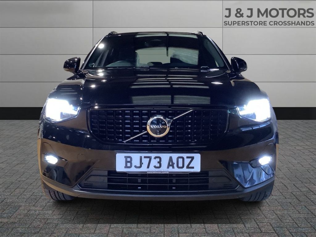 Used Volvo XC40 2023 for sale - 76303219: Photo 2