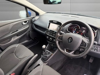 Used Renault Clio 2018 for sale - 76918864: Photo