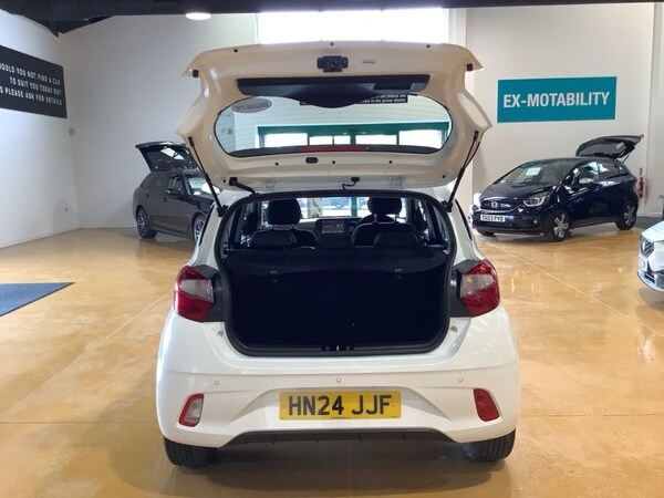 Used Hyundai i10 2024 for sale - 75098334: Photo 9