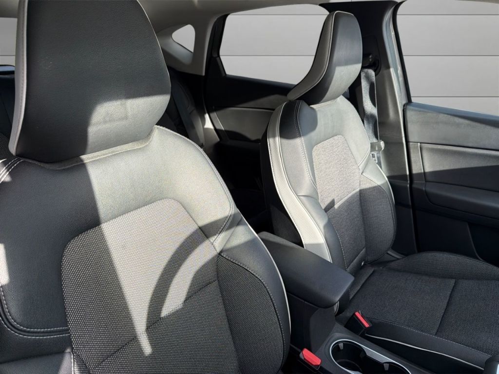 Used Renault Captur 2022 for sale - 76322752: Photo 16