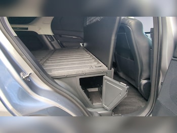 Used Land Rover Discovery 2023 for sale - 76200681: Photo 4