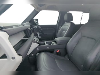 Used Land Rover Defender 110 2022 for sale - 75589733: Photo