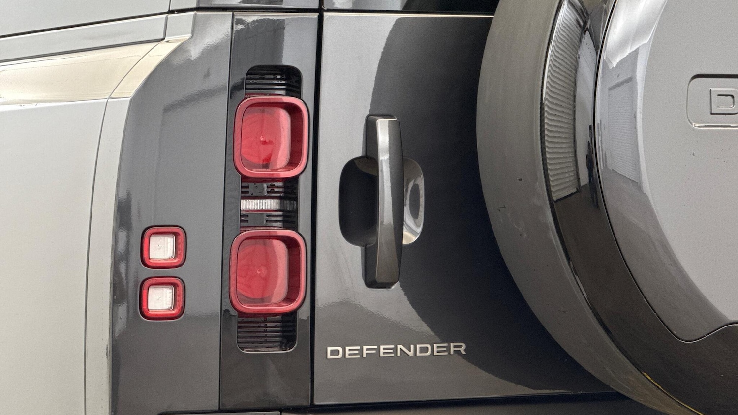 Used Land Rover Defender 2024 for sale - 76151688: Photo 19