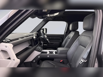 Used Land Rover Defender 2024 for sale - 76151688: Photo 3