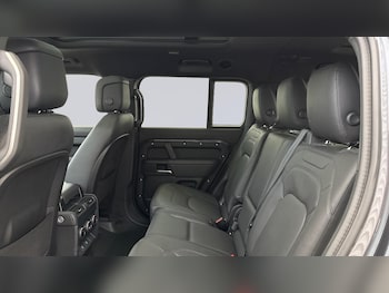 Used Land Rover Defender 2024 for sale - 76151688: Photo 4