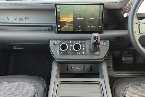 Used Land Rover Defender 2023 for sale - 76201391: Photo 14