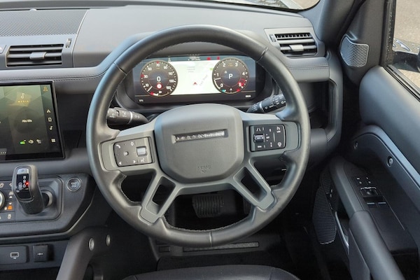 Used Land Rover Defender 2023 for sale - 76201391: Photo 15